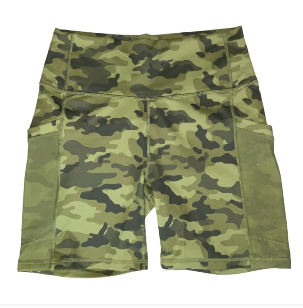 Fabletics Power Hold Mila High-Waisted Green Camo Bike Short 6" Size Medium